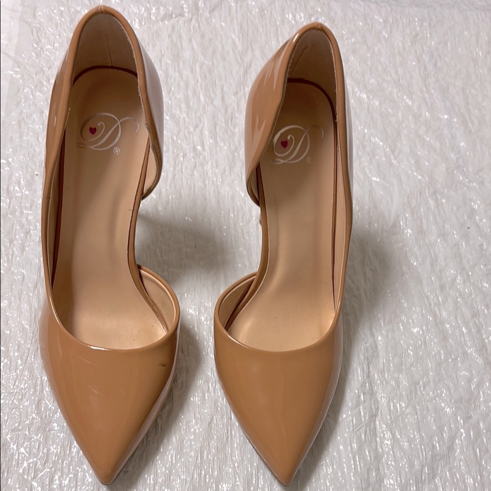 Elegant Tan Women's Heels